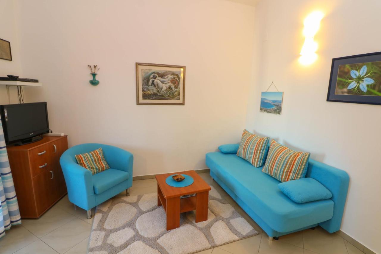 Apartments Blue And Green With Balcony Baška Екстериор снимка